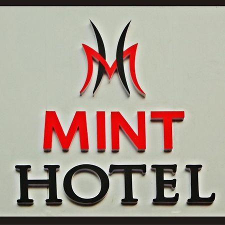 Mint Hotel Chandīgarh Екстериор снимка