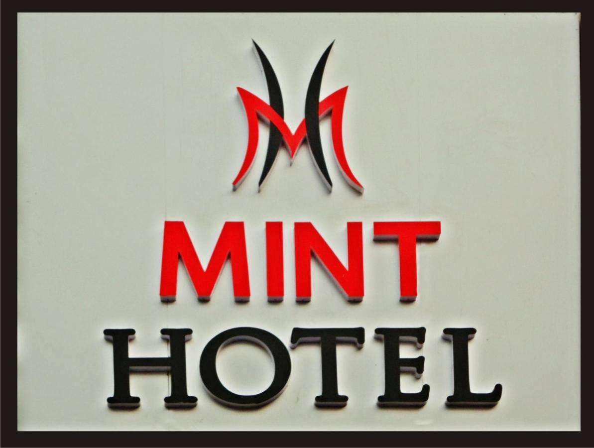Mint Hotel Chandīgarh Екстериор снимка