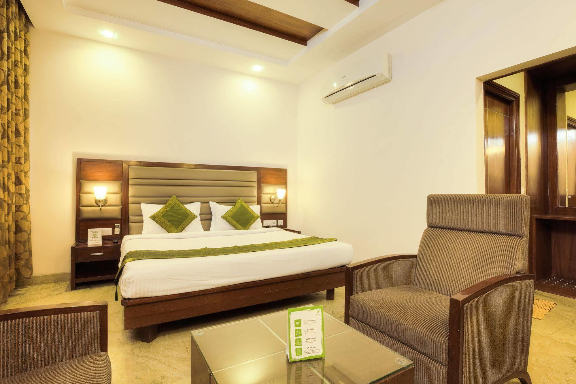 Mint Hotel Chandīgarh Екстериор снимка