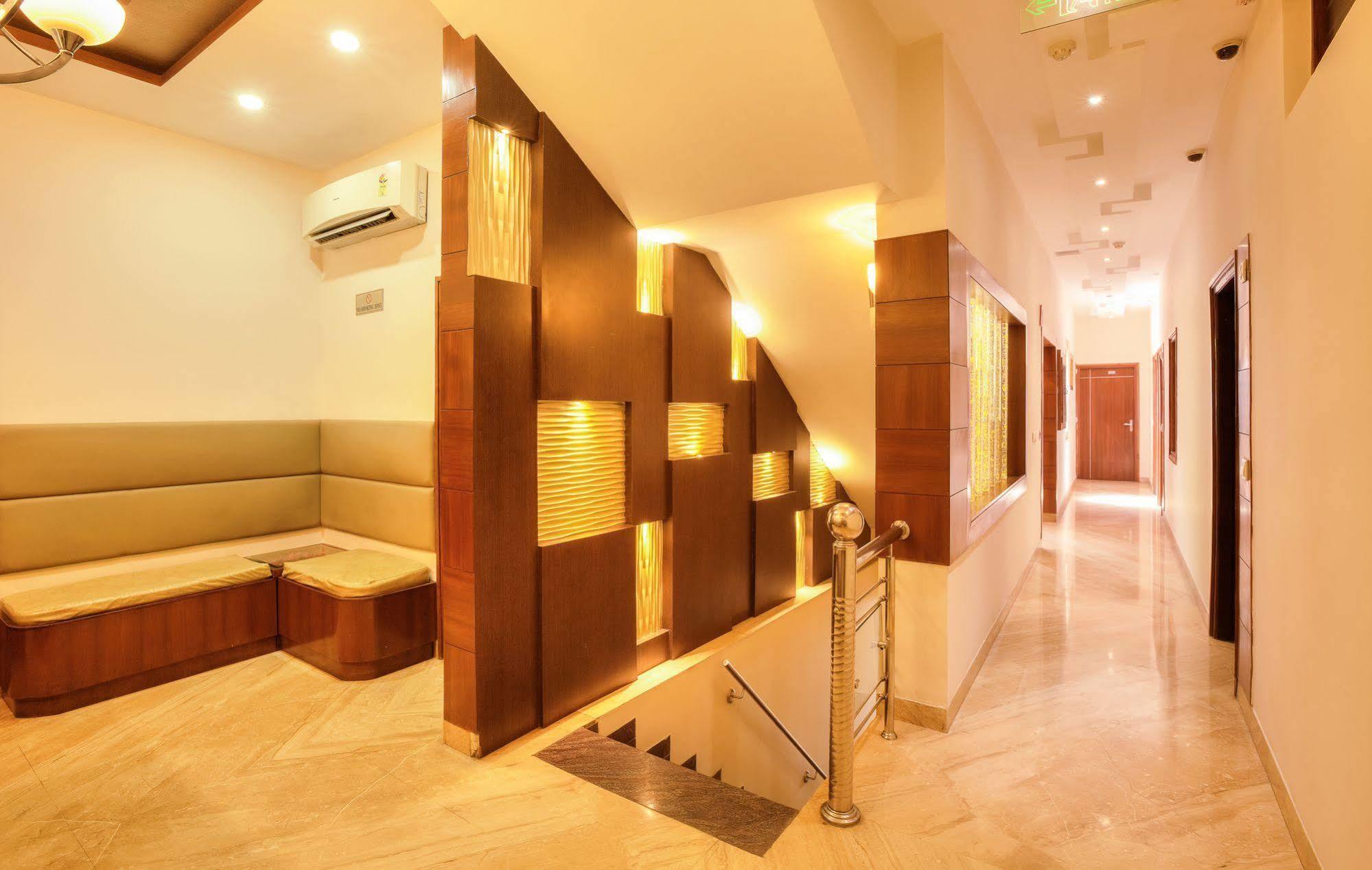 Mint Hotel Chandīgarh Екстериор снимка