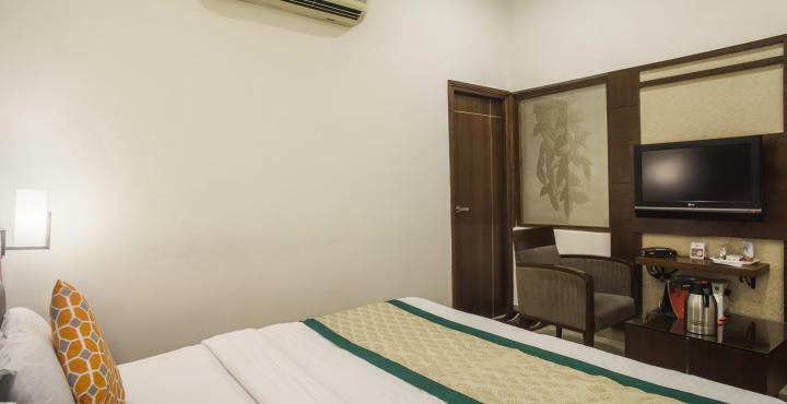Mint Hotel Chandīgarh Екстериор снимка